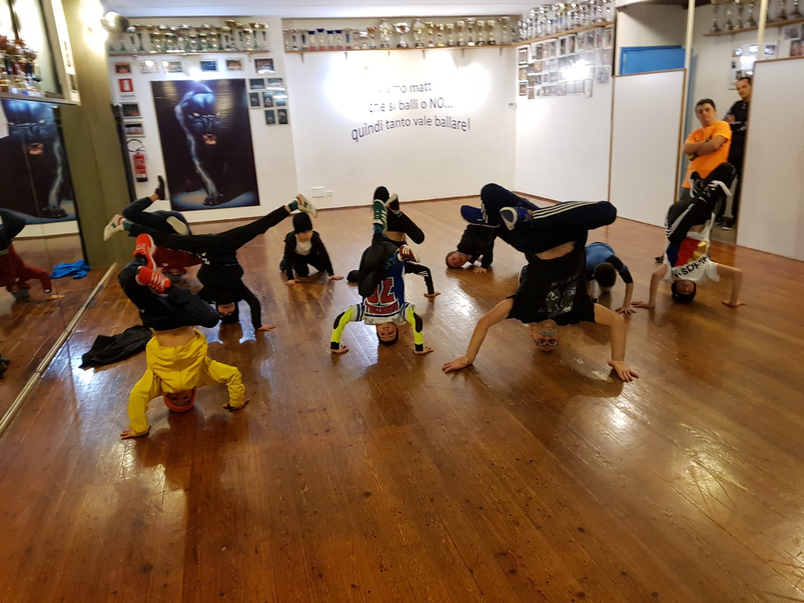 Corso di Break Dance al Dance Studio con Luca Led Miniati